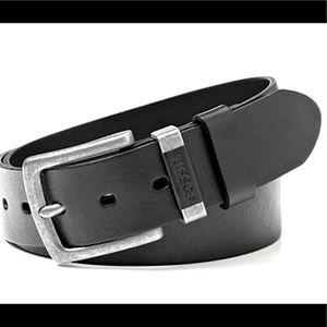 Mens Fossil size 44 black leather belt